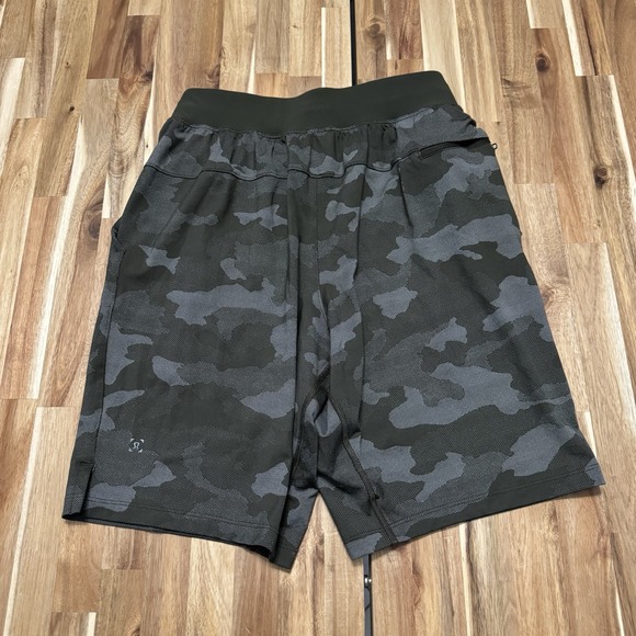 Lululemon Shorts Mens S Green Camo T.H.E. Short Linerless Athletic Drawstring - Picture 3 of 7